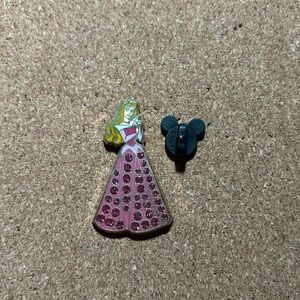 Sleeping Beauty ULTRA RARE rhinestone Disney trading pin